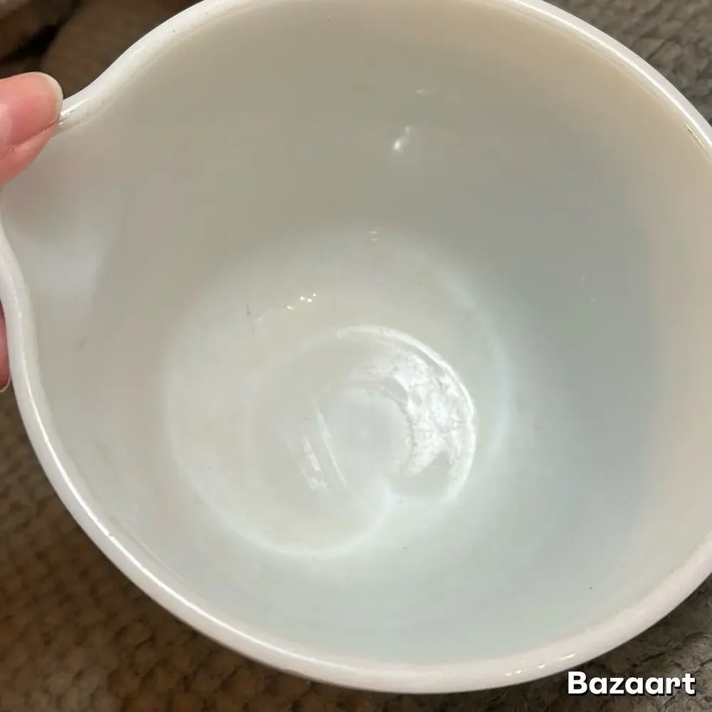 Vintage Pyrex Hamilton Beach Milk Glass Pour Spout Mixing Bowl